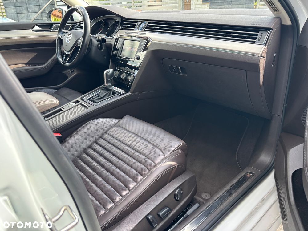 Volkswagen Passat 2.0 TDI Bi-Turbo BMT 4Mot Highline DSG - 16