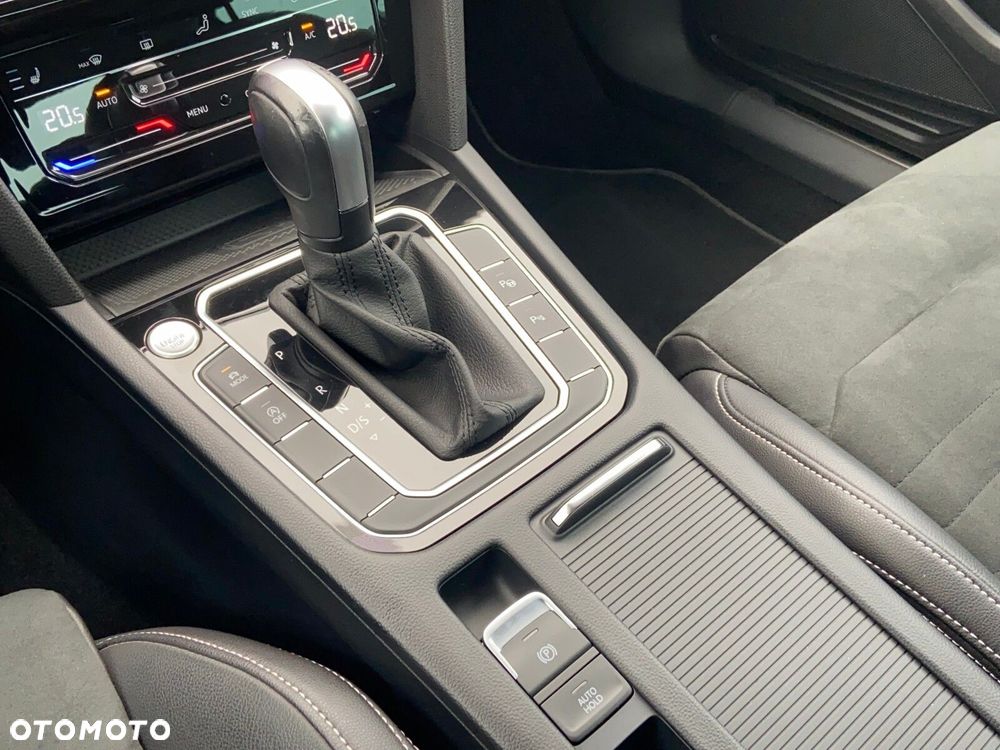 Volkswagen Passat - 20
