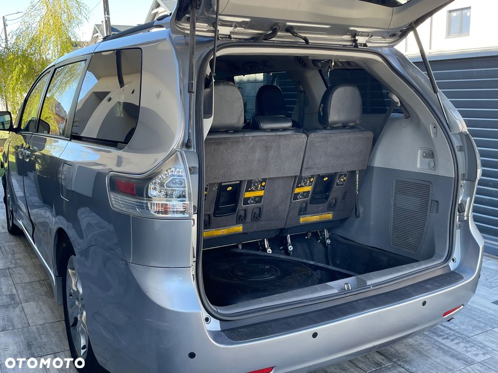 Toyota Sienna 3.5 V6 SE - 16