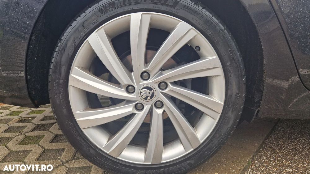 Skoda Octavia 2.0 TDI DSG 4X4 Style - 5
