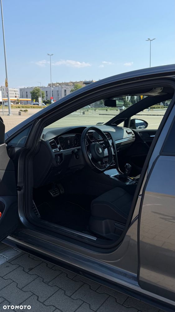 Volkswagen Golf - 6