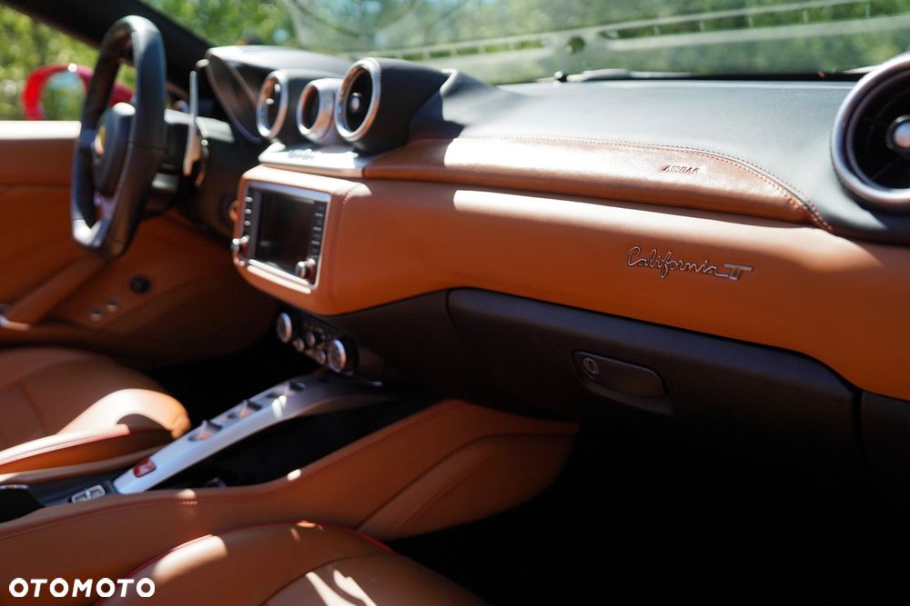 Ferrari California T - 25