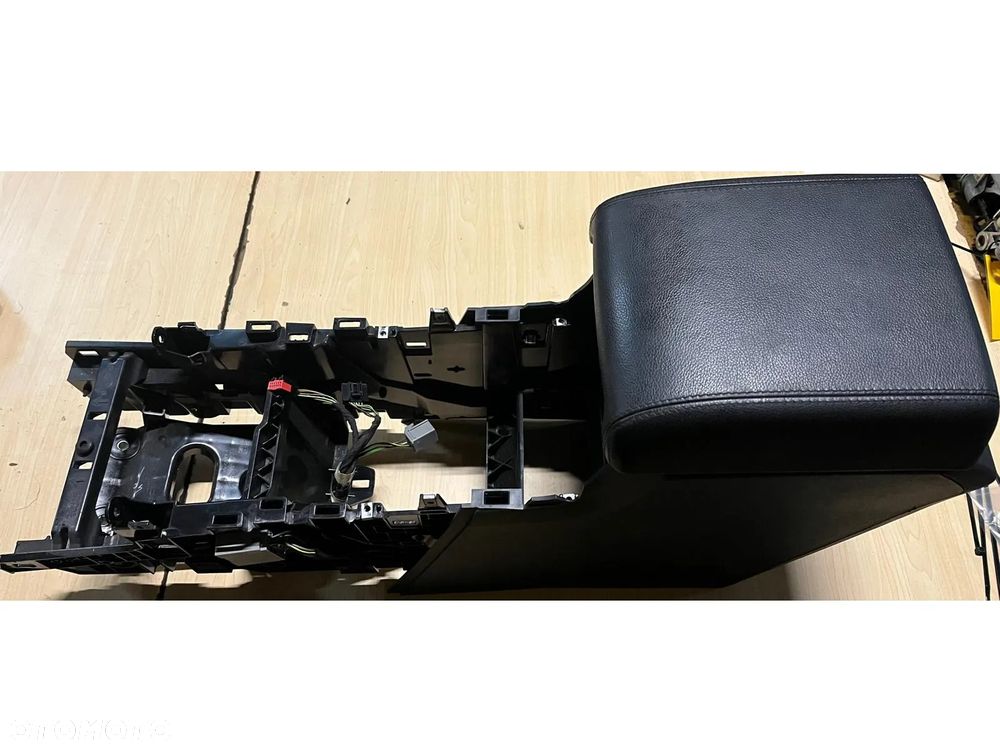 Tunel środkowy czarny Land Rover Discovery Sport L550 - 1