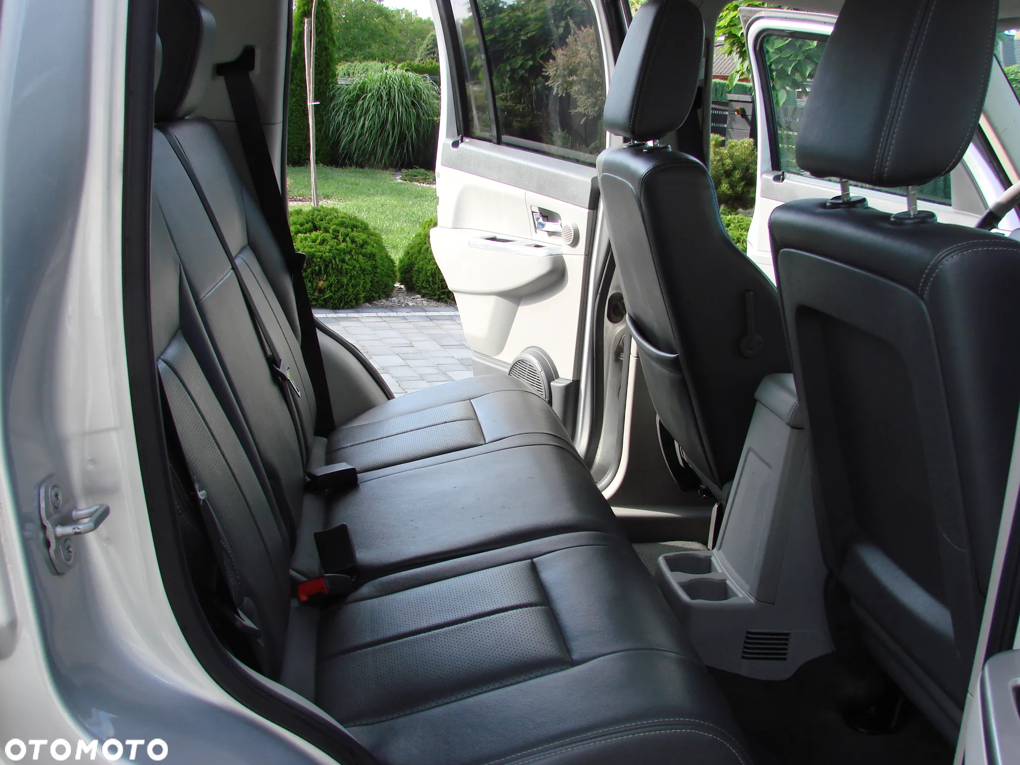 Jeep Cherokee - 21