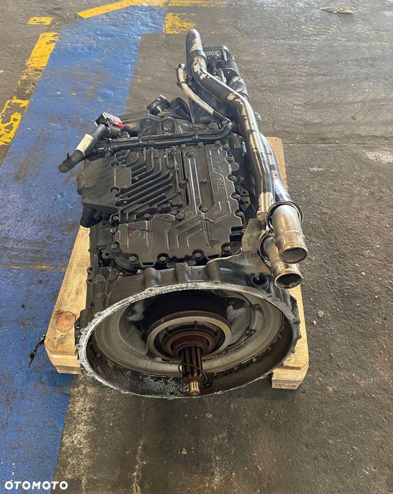 KOMPLETNA SKRZYNIA BIEGÓW ZF TRAXON Z RETARDEREM 1372 041 010 12TX2011 - 4
