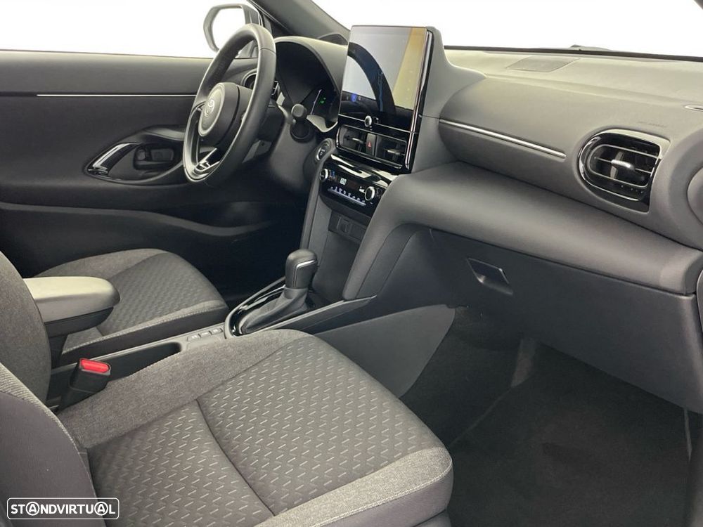 Toyota Yaris Cross 1.5 HDF Luxury - 28