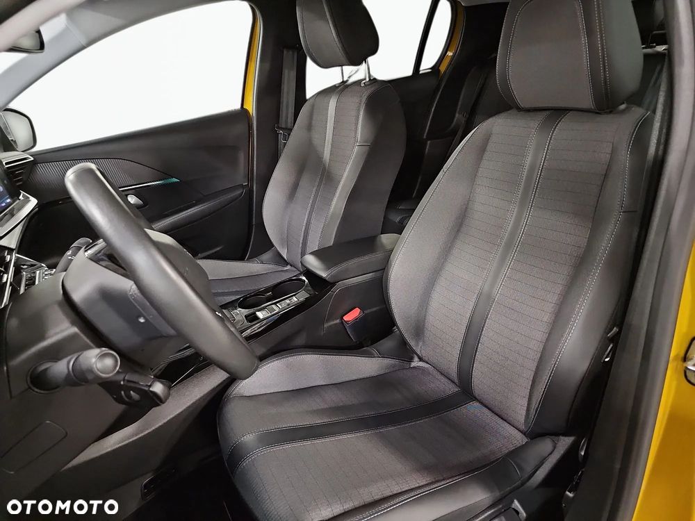 Peugeot 208 e-208 Allure - 12