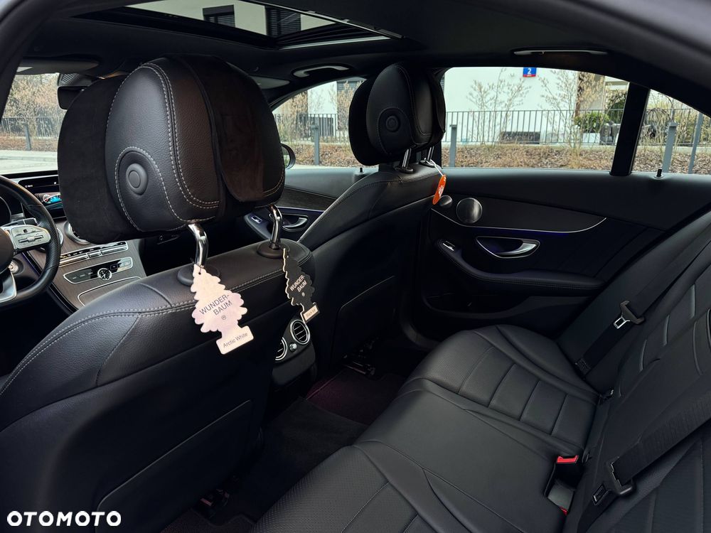 Mercedes-Benz Klasa C 300 4Matic 9G-TRONIC AMG Line - 9