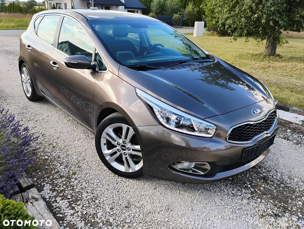 Kia Ceed 1.6 GDI Dream Team Edition - 3