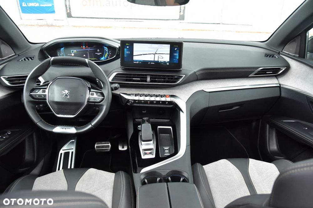 Peugeot 3008 1.6 PureTech HYbrid GT Line S&S EAT8 - 28