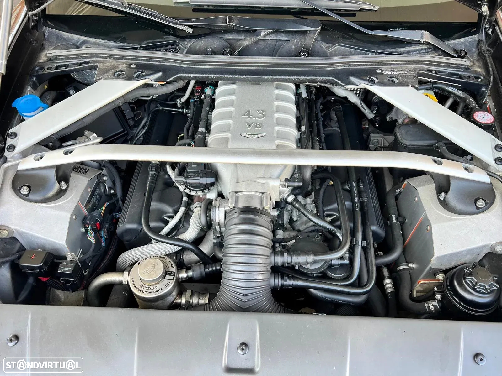 Aston Martin Vantage Coupe V8 - 5