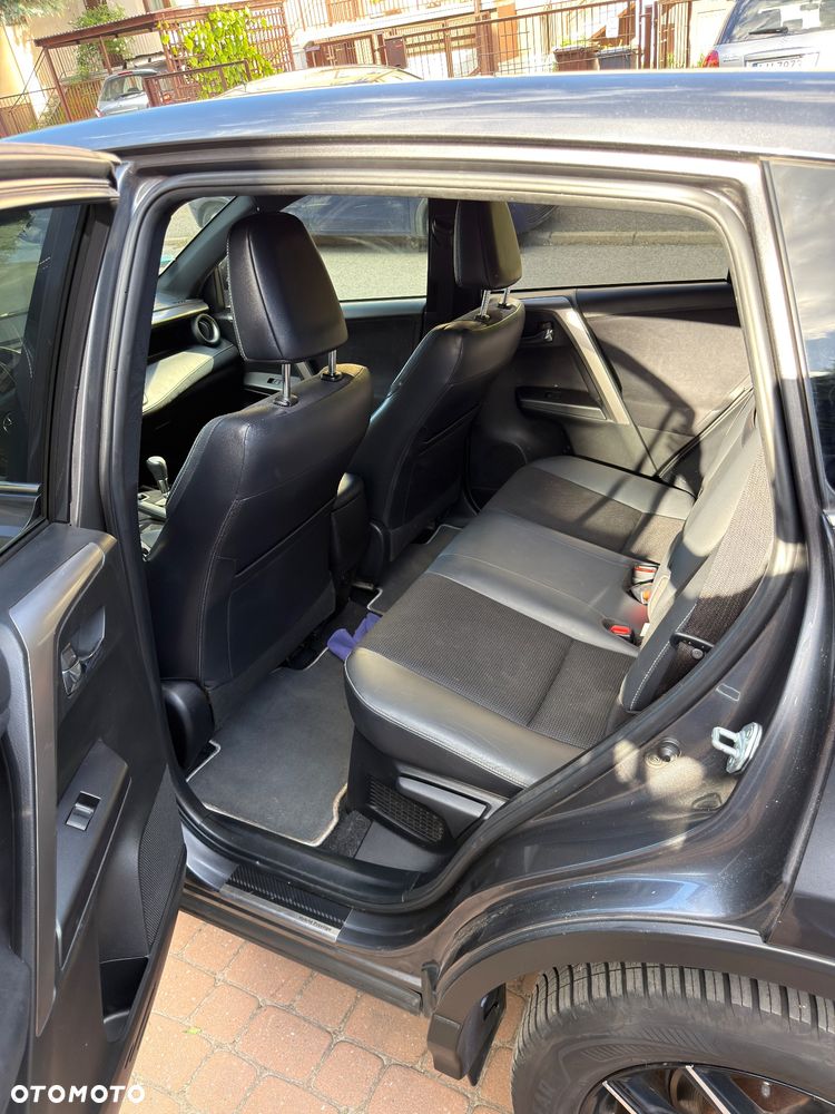 Toyota RAV4 - 11