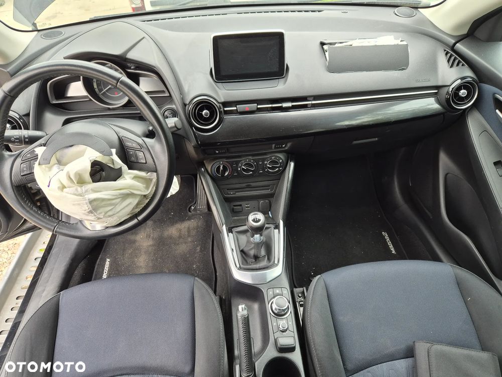 Mazda 2 - 7