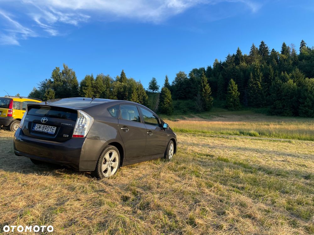 Toyota Prius 1.5 VVT-i Sol - 2