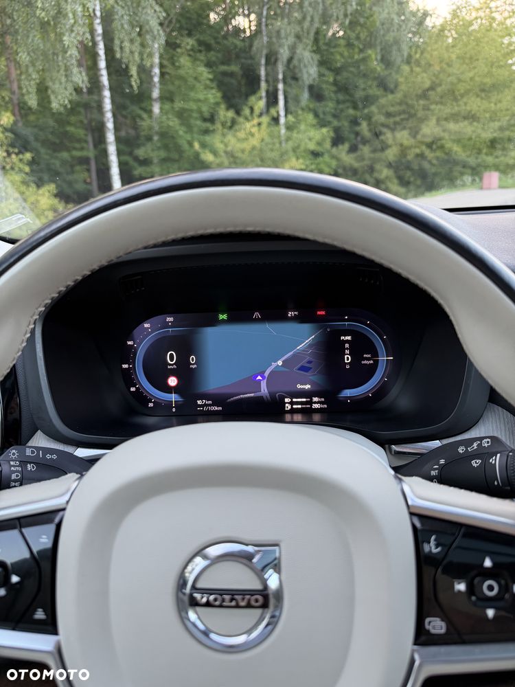 Volvo XC 60 T8 Plug-In Hybrid AWD Plus Dark - 17