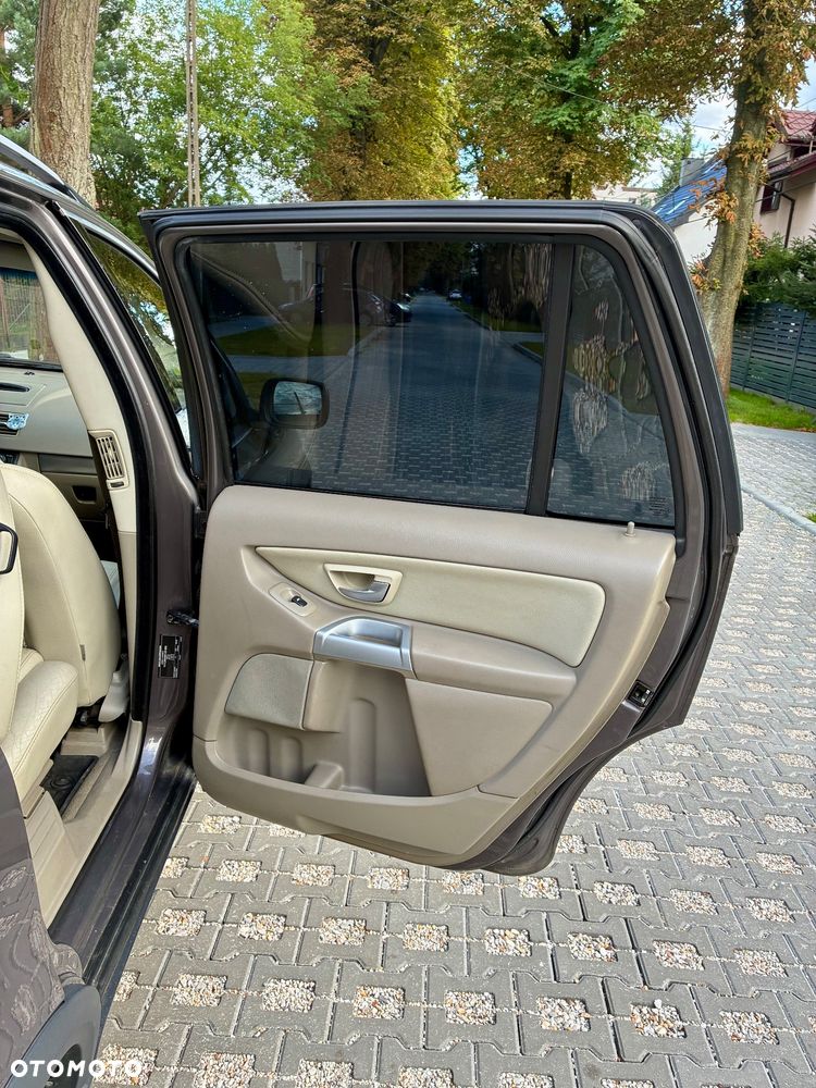 Volvo XC 90 4.4 V8 AWD Momentum - 24