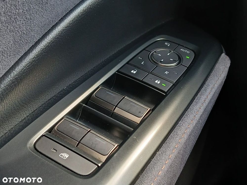 Lexus LBX 1.5 Hybrid Cool - 33