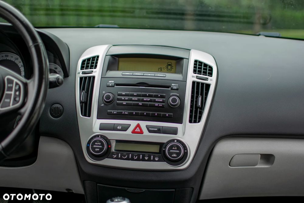 Kia Ceed - 7