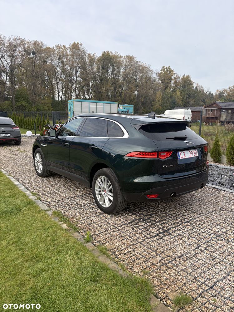 Jaguar F-Pace - 8