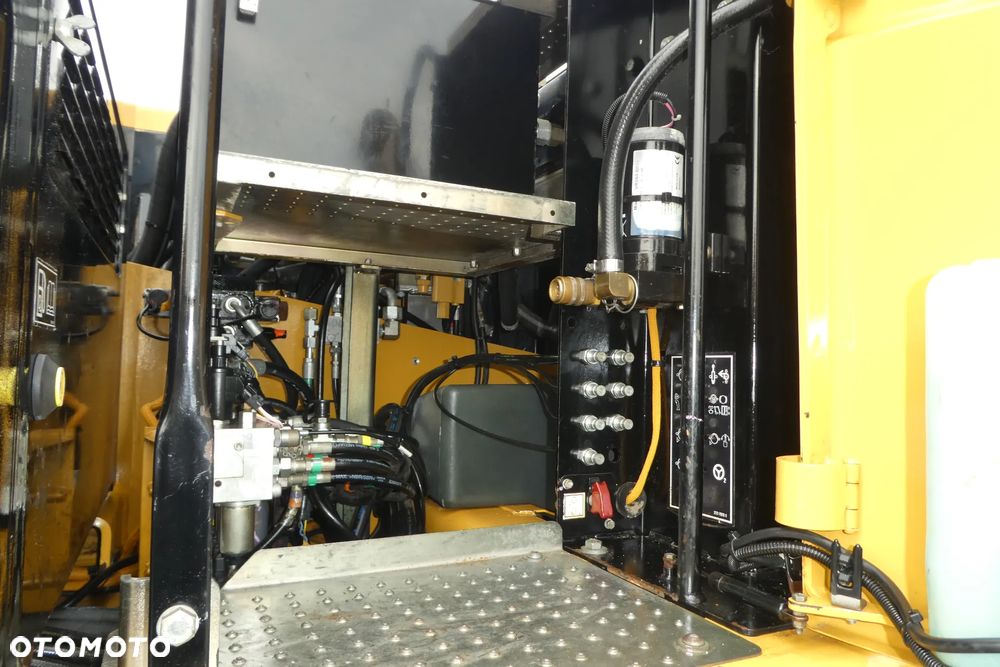 Caterpillar M 316D DWIE ŁYZKI - 22