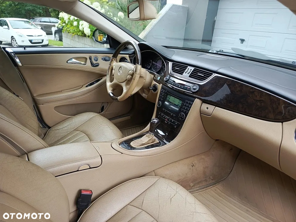 Mercedes-Benz CLS 500 - 8
