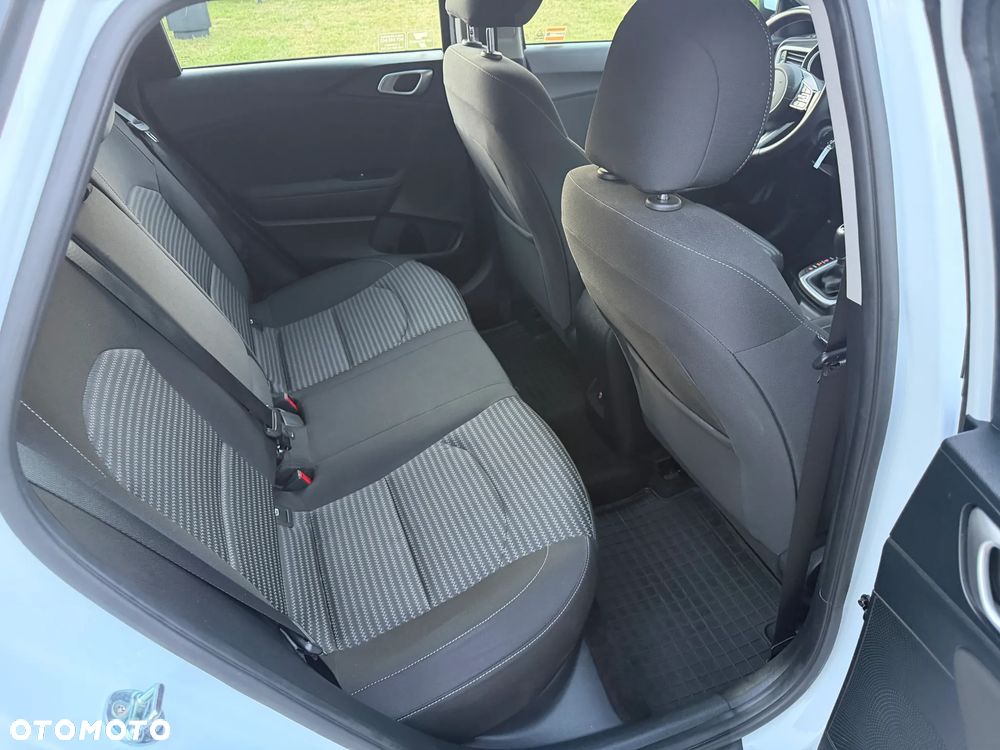 Kia Ceed 1.5 T-GDI M - 9