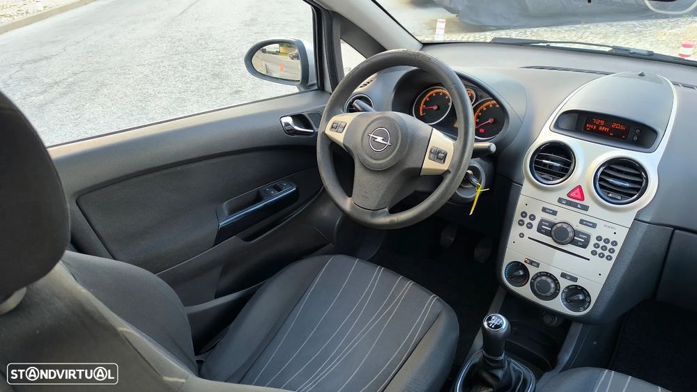 Opel Corsa 1.2 Cosmo - 42