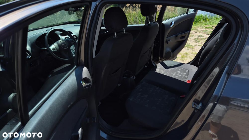 Opel Corsa 1.2 16V Essentia - 5