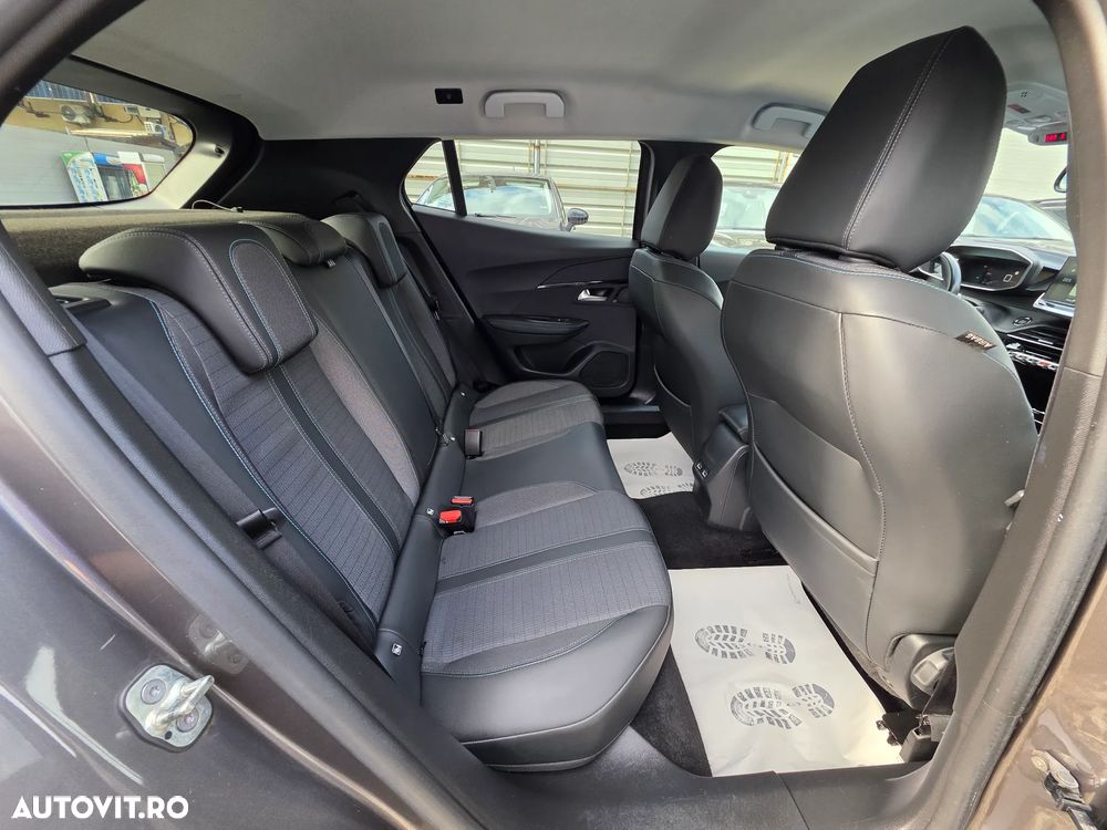 Peugeot 2008 PureTech 130 EAT8 GT - 18