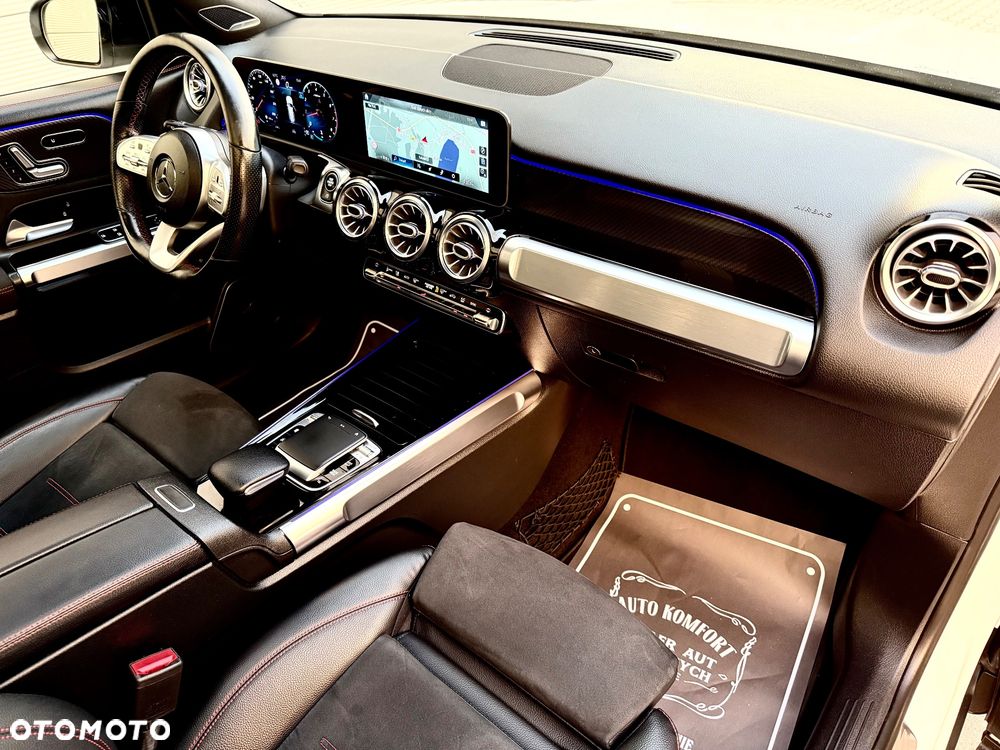 Mercedes-Benz GLB 250 4-Matic AMG Line 8G-DCT - 32