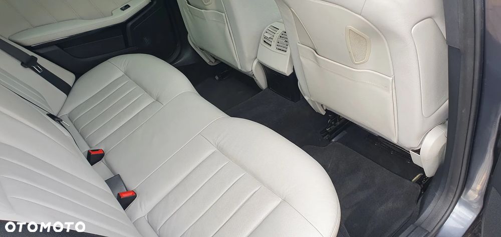 Mercedes-Benz Klasa E - 21