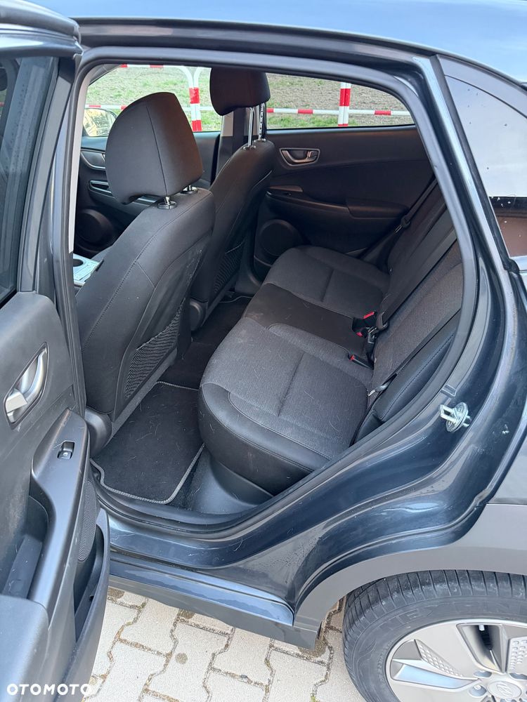 Hyundai Kona Premium - 22