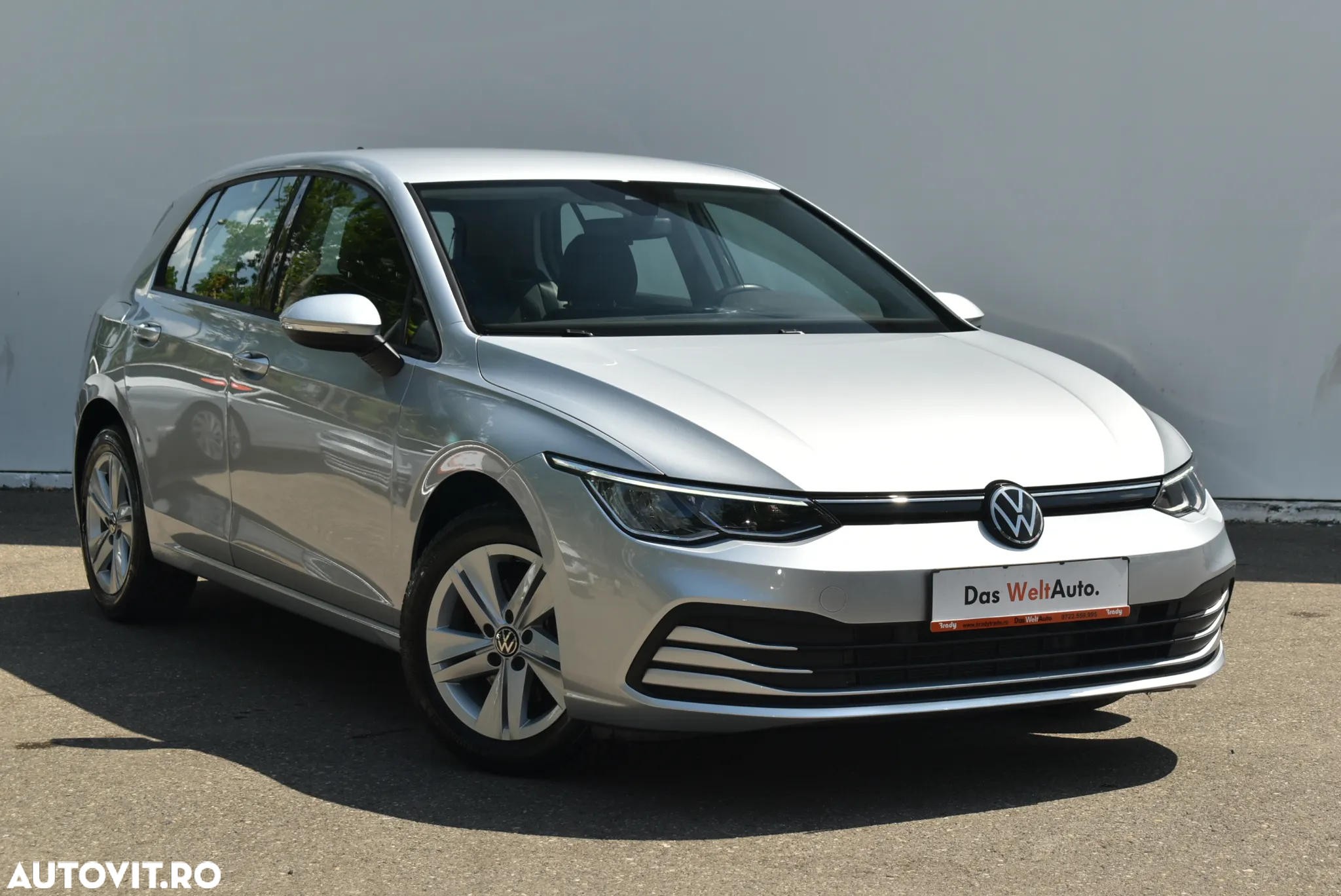 Volkswagen Golf 1.0 eTSI DSG MHEV Life - 4