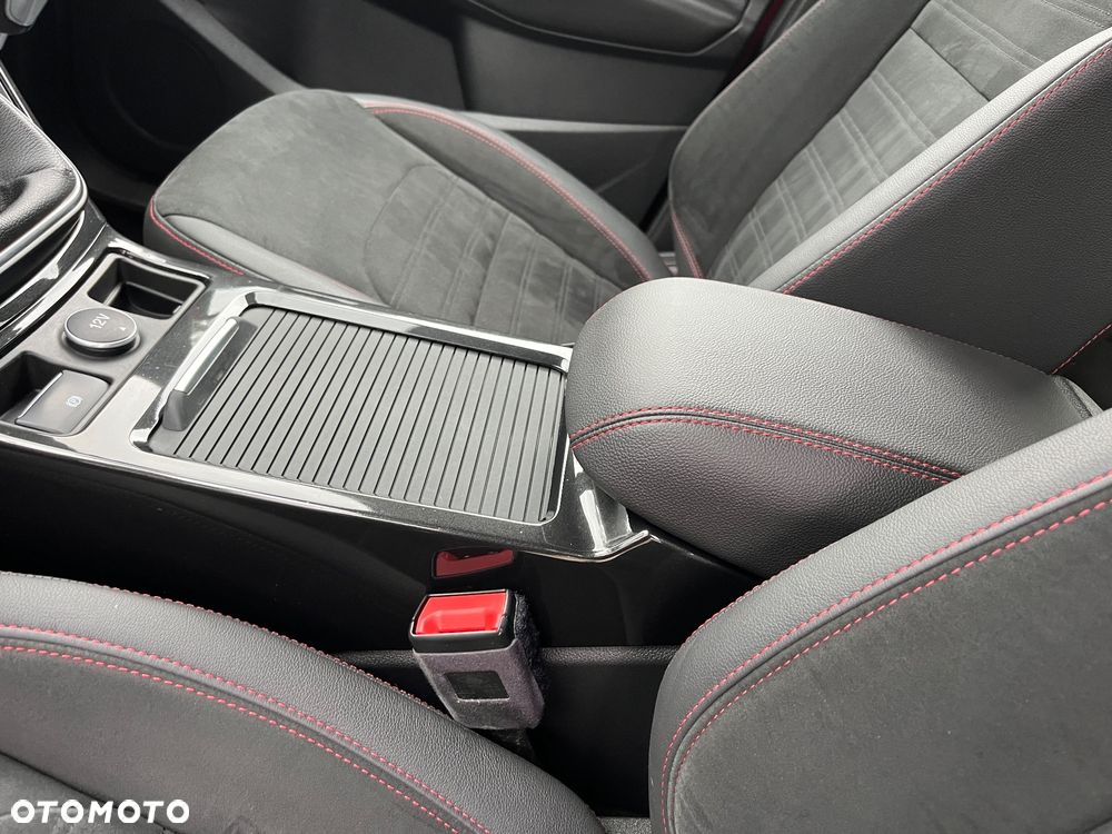 Ford Kuga 1.5 EcoBoost 2x4 ST-Line - 27