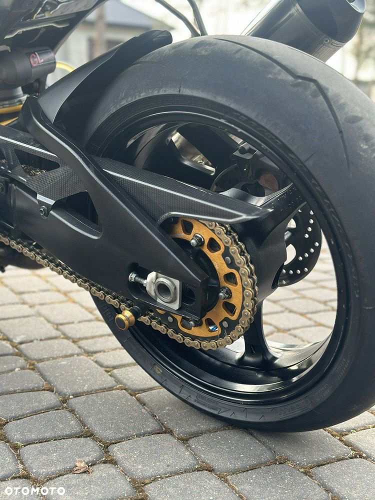 Suzuki GSX-R - 30