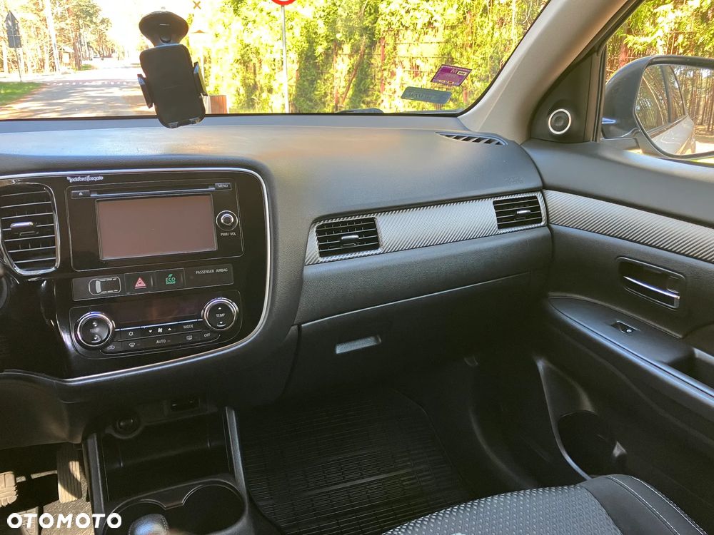 Mitsubishi Outlander 2.0 Intense + 4WD CVT - 12