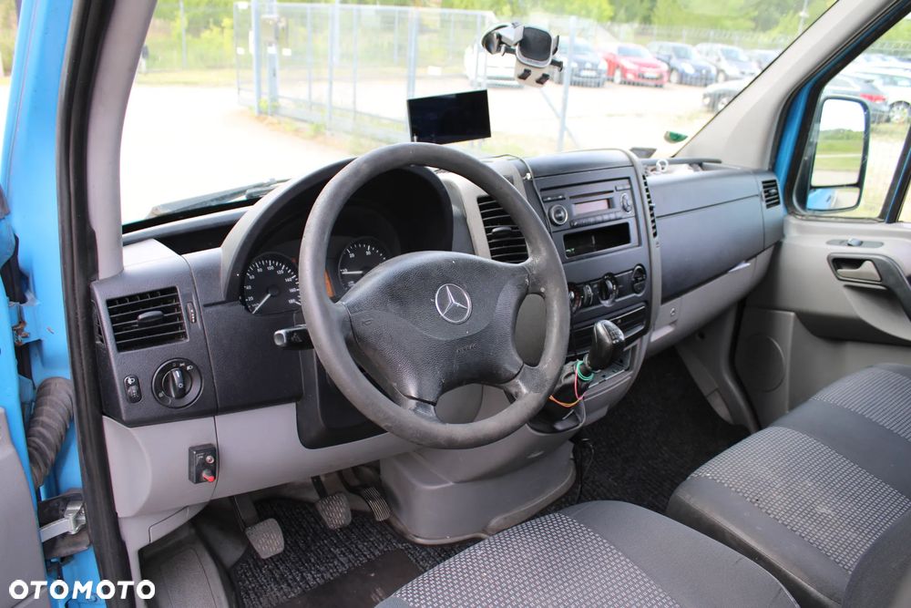 Mercedes-Benz Sprinter - 14