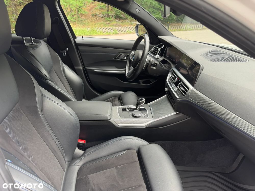BMW Seria 3 330i xDrive M Sport sport - 15