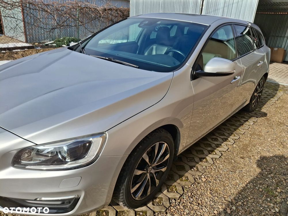 Volvo V60 D3 Geartronic Momentum - 6