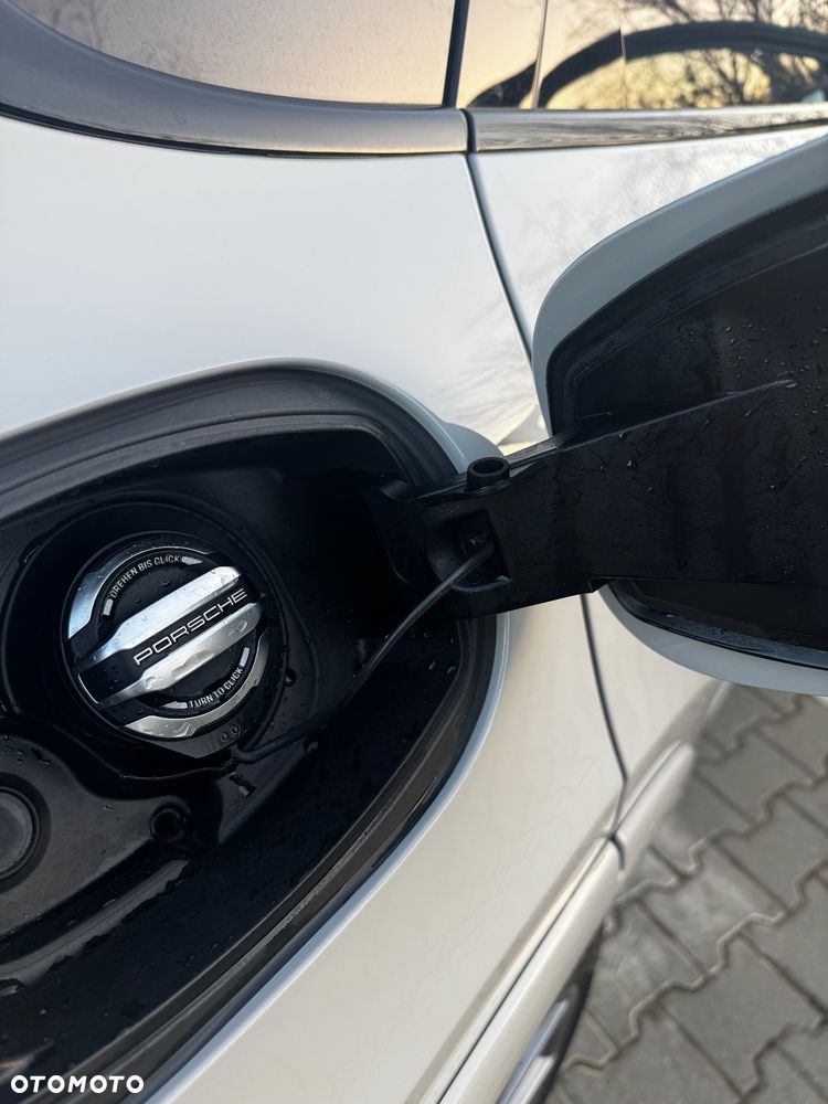 Porsche Cayenne - 40