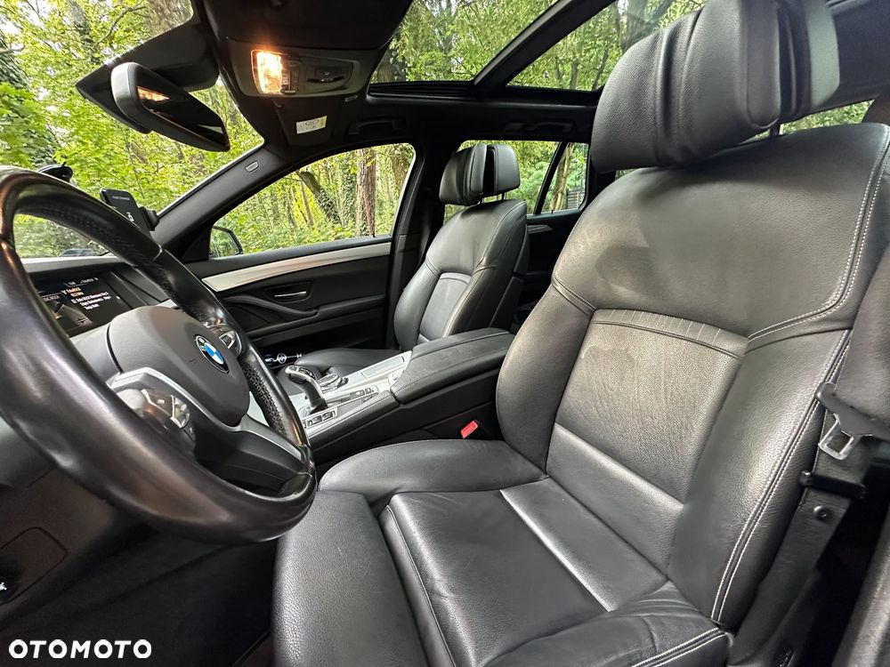 BMW Seria 5 525d Touring Luxury Line - 12