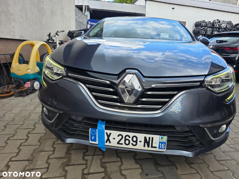 Renault Megane ver-1-4-16v-tce-bose-edition - 6