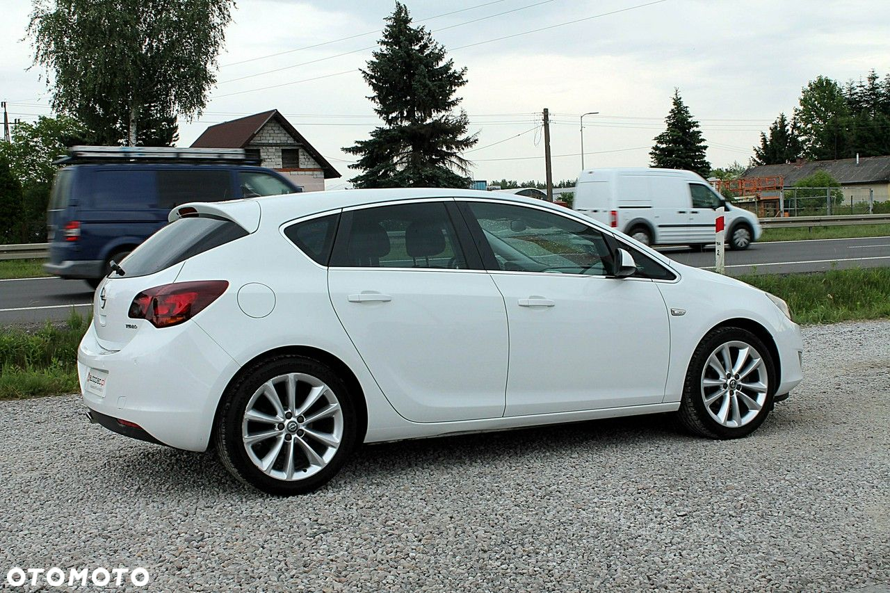 Opel Astra IV 1.4 T Cosmo S&S - 19