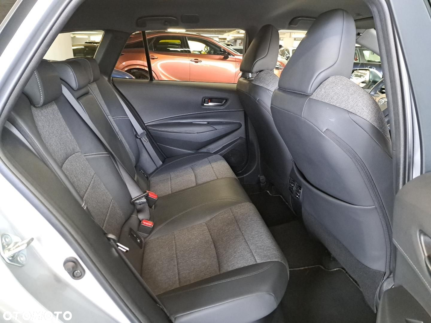 Toyota Corolla - 13