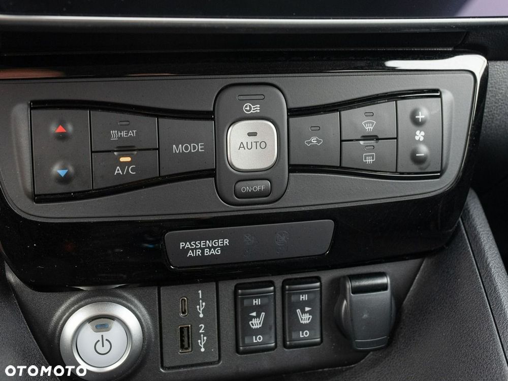 Nissan Leaf 40kWh N-Connecta - 17