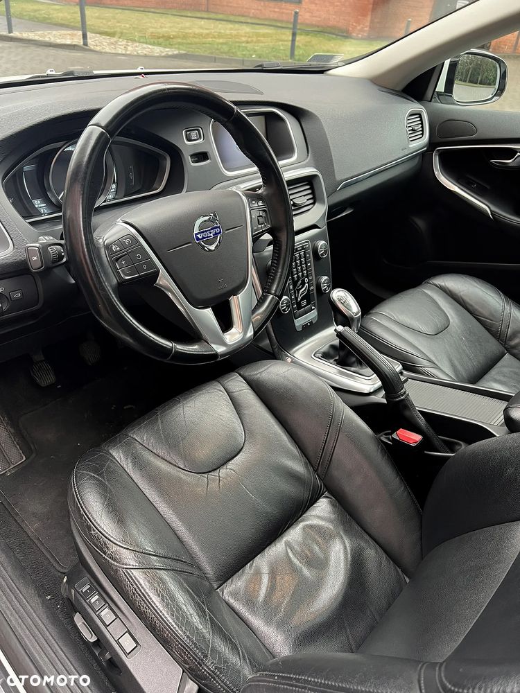Volvo V40 D2 Summum - 26