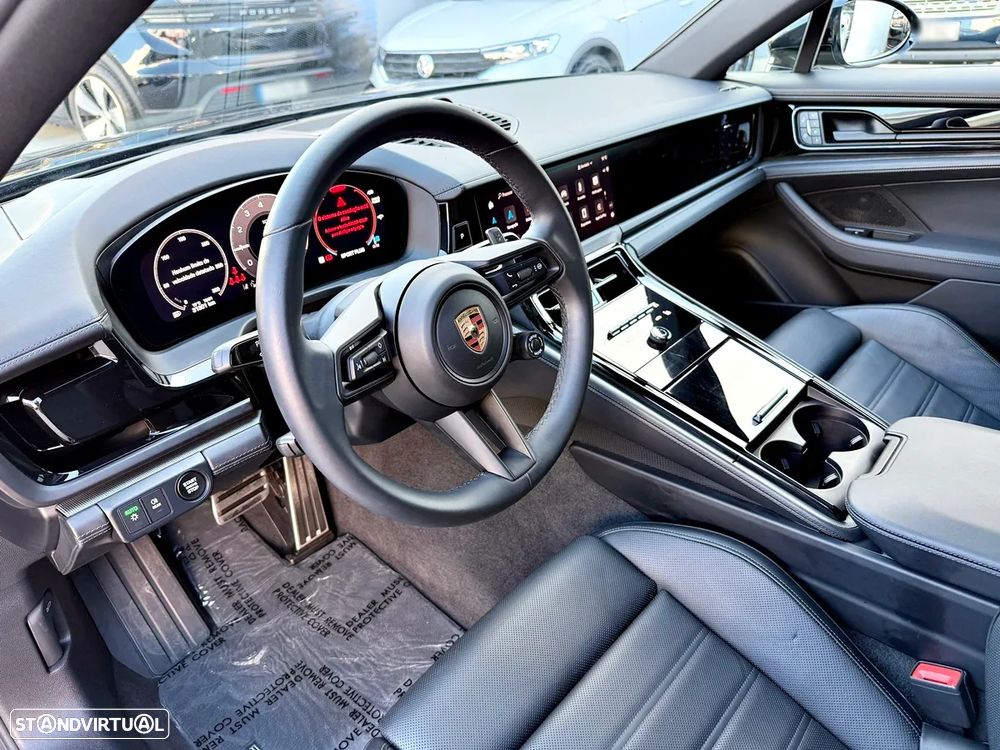 Porsche Panamera 4 E-Hybrid - 28