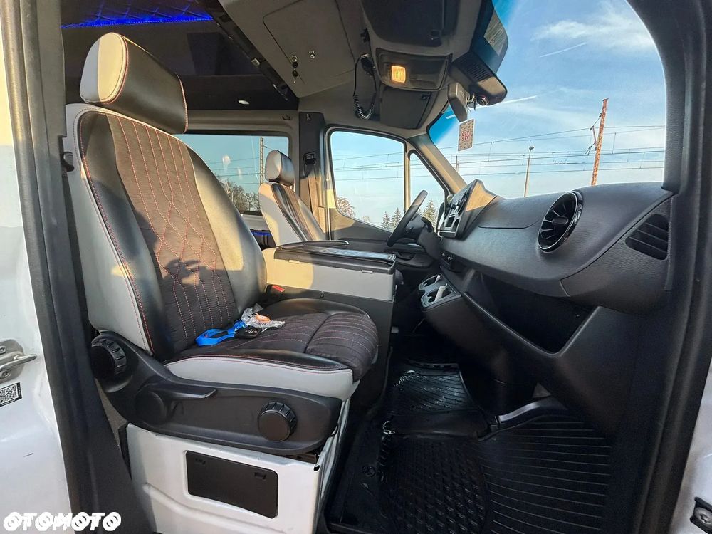 Mercedes-Benz Sprinter - 29