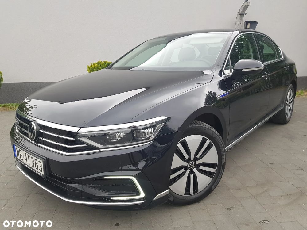 Volkswagen Passat - 2