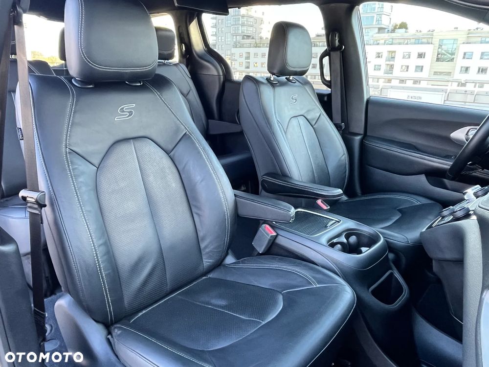 Chrysler Pacifica - 9